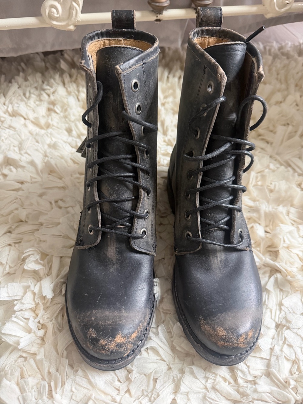 NWT Frye Black Veronica Lace-Up Combat Boots - Distressed Finish sz 6